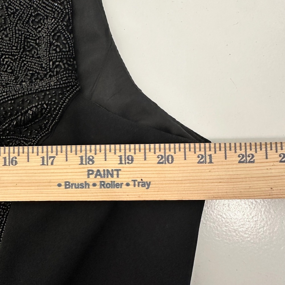 Chic Black Women's Pantsuit with Shimmering Detail - Picture 10 of 11